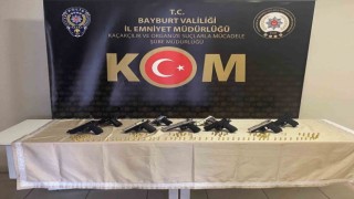 Bayburtta 9 adet kuru sıkı tabanca ele geçirildi