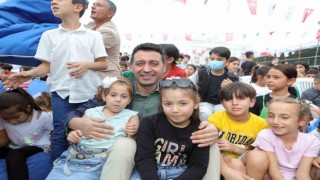 Bayraklıda çocuklar mahalle şenliğinde doyasıya eğlendi