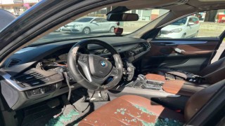 Beylikdüzünde maskeli hırsızlar otomobillerin camını kırıp hayalet ekran ve çanta çaldı