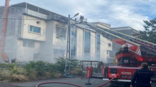 Beylikdüzünde medikal malzeme üretimi yapan atölyede yangın