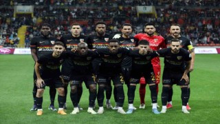 Bilal 2 maç sonra kaleye geçti