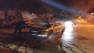Bilecikte seyir halinde otomobil bir anda alev aldı