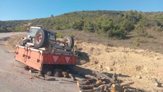 Bilecikte seyir halindeki traktör römorku devrilirken, sürücüsü yaralandı