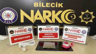Bilecikte şüpheli araç içinde uyuşturucu çıktı