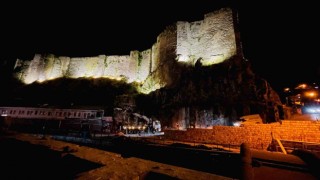 Bitlis Kalesinde ışıklandırma çalışması