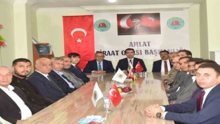 Bitlis Valisi Karakaya, çiftçilerle bir araya geldi