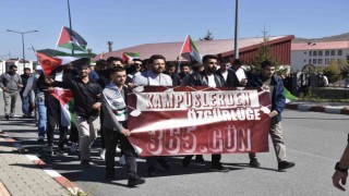 Bitliste üniversite öğrencileri İsrail saldırılarının yıldönümünde yürüyüş düzenledi