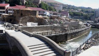 Bitliste yıllara meydan okuyan tarihi yapılar yeniden ayağa kaldırılıyor