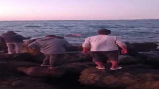 Boğulmak üzere olan bir vatandaşı balıkçı teknesi kurtardı