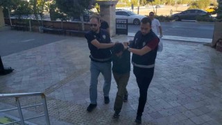 Boşandığı eşini evinin önünde öldüren eski koca tutuklandı