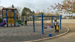 Bozüyükte çocuk parkları dezenfekte ediliyor