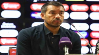 Bronckhorst: Savaştık, mücadele ettik ama son dakika golüyle berabere kaldık