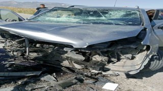 Burdurda iki otomobil kafa kafaya çarpıştı: 6 yaralı