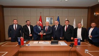Bursa Büyükşehir Belediye Başkanı Bozbey: “Stadyumu yaşayan bir bölge haline getireceğiz”