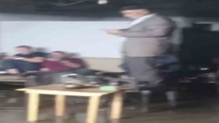 Bursada kahvehane sular altında kaldı, vatandaşlar oyuna devam etti