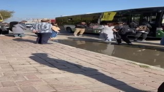 Bursada yolcuyla tartışan belediye otobüs şoförü inat edip gitmedi