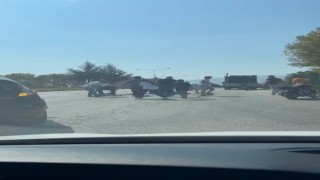 Bursada yürek ısıtan görüntü...Yere dökülen armutları gören sürücüler yardımına koştu