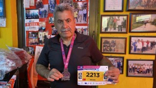 Bursalı esnaf yarı maratonda Türkiyeyi temsil etti