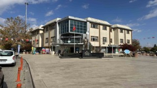 Büyükkarıştıran Belediyesinin arsa satışına vatandaşlardan tepki