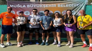 Büyükşehir Belediyesi 6. Geleneksel Cumhuriyet Kupası Karma Tenis Turnuvası Dalamanda yapıldı