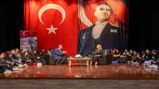 Büyükşehirden “Cumhuriyete Giden Yol” söyleşisi