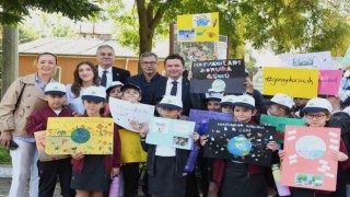 Can dostlar 4 Ekimi en güzel kıyafetleri ile kutladı