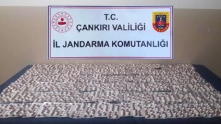 Çankırıda binlerce sentetik ecza hapı ele geçirildi: 3 gözaltı
