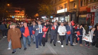 Çaycumada Cumhuriyet coşkusu fener alayı ile sürdü