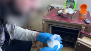 Çelik kasada para yerine uyuşturucu saklamışlar