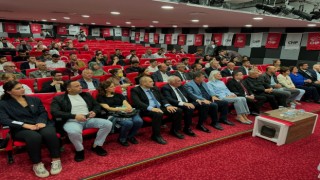 CHPnin kongresinde koltuklar boş kaldı