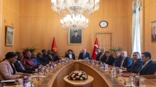 Çopuroğlu, Angola Meclis Başkanı Carolina Cerqueirayı ağırladı
