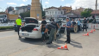 Çorumda polis ekiplerinin şok uygulamaları sürüyor