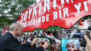 Cumhurbaşkanı Erdoğan Soykırımın Gölgesinde Geçen Bir Yıl sergisini gezdi