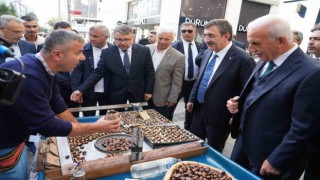 Cumhurbaşkanı Yardımcısı Yılmaz Ümraniyede esnafla bir araya geldi