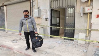 Depremde evi hasar gören vatandaş o anı anlattı: Yıkılacak zannettik. Düşenler, bayılanlar ve ayağı kırılanlar oldu