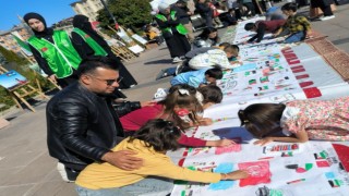Devlet korumasındaki çocuklar “Filistindeki Çocuklar İçin Çiz” etkinliğine katıldı