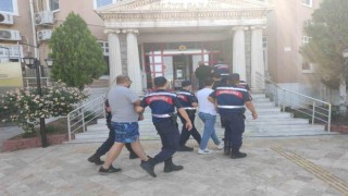 Didimde 4 göçmen kaçakçısı karaya çıkarken suçüstü yakalandı