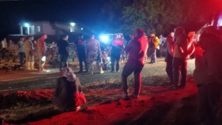 Diyarbakırda çukura düşen kız çocuğu yoğun uğraşlar sonucu kurtarıldı