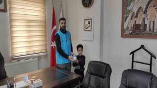 Diyarbakırda harçlıklarını biriktiren çocuk, parasını Filistinli akranlarına gönderdi
