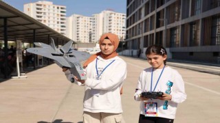 Diyarbakırlı iki kardeş Kızılelma ve Bayraktardan ilham alarak 10 bin liraya F22 maket uçağı yaptı