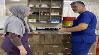 Doktor olan kız, sağlık personeli babasıyla aynı hastanede göreve başladı