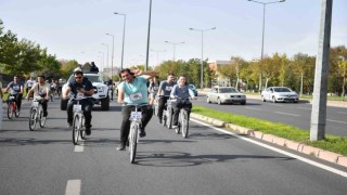 Doktorlar, büyükşehir ile sağlık için pedalladı