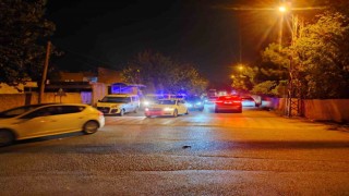 Dur ihtarına uymayan sürücü polise çarparak kaçtı