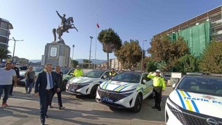 Edremit İlçe Emniyet ve Bölge Trafik İstasyon Amirliğine 26 adet yeni ekip aracı