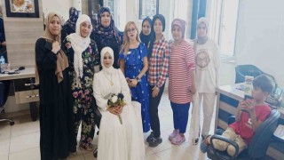 Eğitim alan kursiyerler maddi imkânı olmayan gelin adaylarını düğüne hazırlıyor