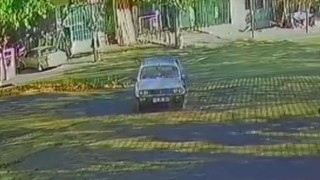 El freni çekilmeyen otomobil iş yerinin bahçesine uçtu... O onlar kamerada