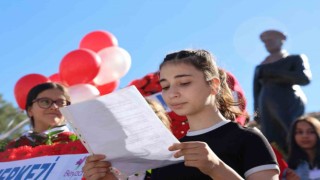 Elazığda öğrencilerden anlamlı Cumhuriyet Bayramı kutlaması