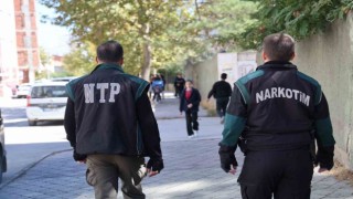 Elazığda polis, okul önlerinde kuş uçurtmuyor