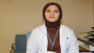 Erkeklerde daha sık görülüyor, 2 ila 5 yaş arasında başlıyor