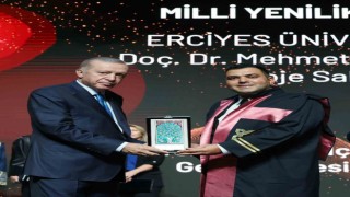 ERÜye Cumhurbaşkanı Recep Tayyip Erdoğandan ödül